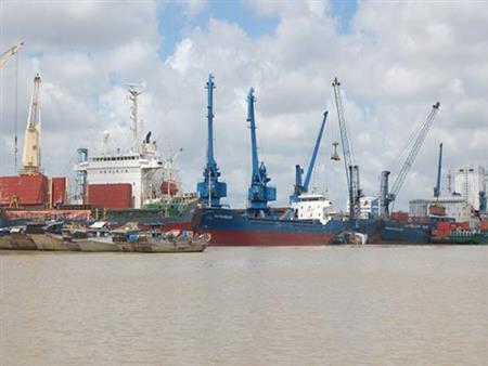 Giá dịch vụ cảng biển Việt Nam sẽ tăng ​từ 10-30%